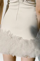 ROBE COURTE EN TULLE AVEC VOLUME DANS LE BAS