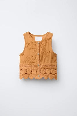 EMBROIDERED LEAF CROCHET TOP