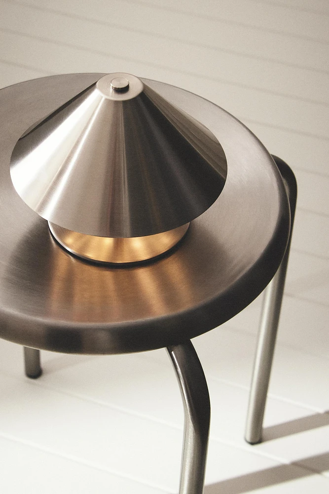 LAMPE DE TABLE FER SANS FIL