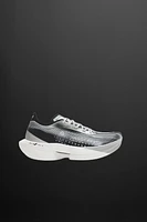 LONG DISTANCE RUNNING SNEAKERS