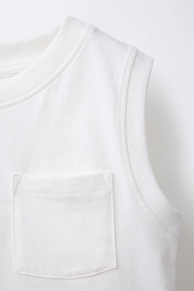 SLEEVELESS POCKET T-SHIRT