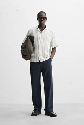 CHEMISE À TEXTURE AVEC RAYURES