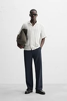 CHEMISE À TEXTURE AVEC RAYURES