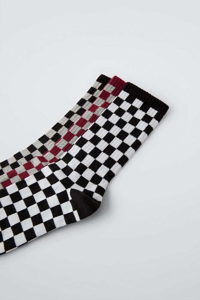 LOT DE TROIS PAIRES CHAUSSETTES LONGUES À CARREAUX DAMIER