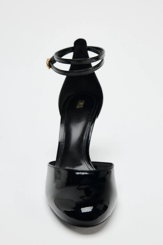 CHAUSSURES À TALONS EFFET VERNI