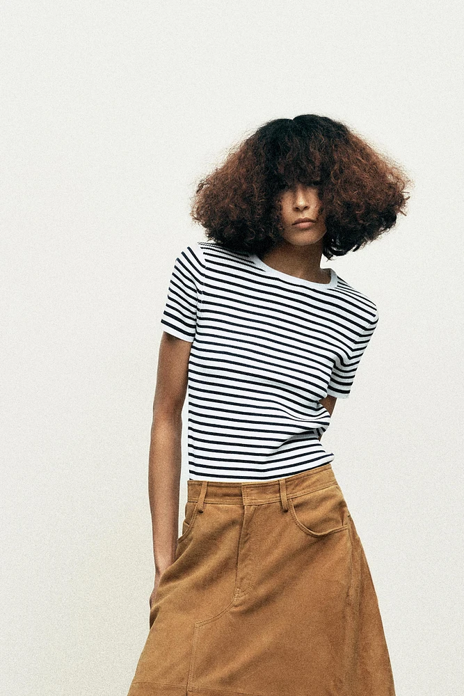 SHORT SLEEVE STRIPED KNIT TOP