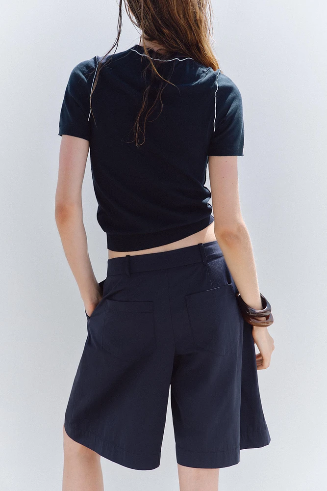 TRIMMED SHORT SLEEVE KNIT TOP