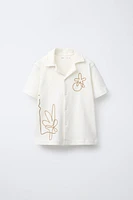 CHEMISE BRODÉE AVEC LACET