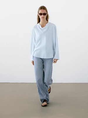 Long sleeve blouse with collar detail