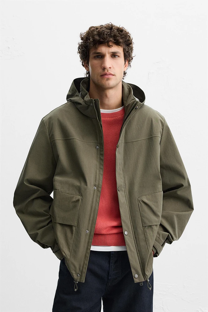 LIGHTWEIGHT WIND-RESISTANT PARKA