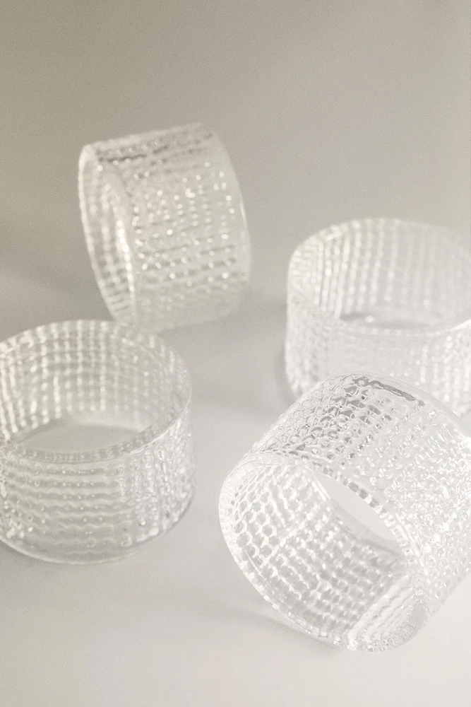 SET OF GLASS NAPKIN RINGS (SET OF 4)