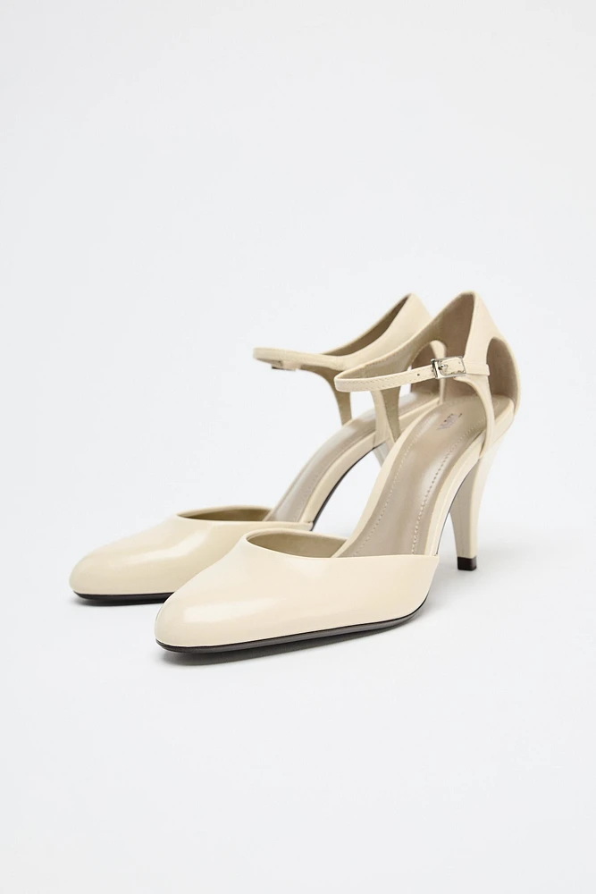 CHAUSSURES À TALONS AVEC BRIDE
