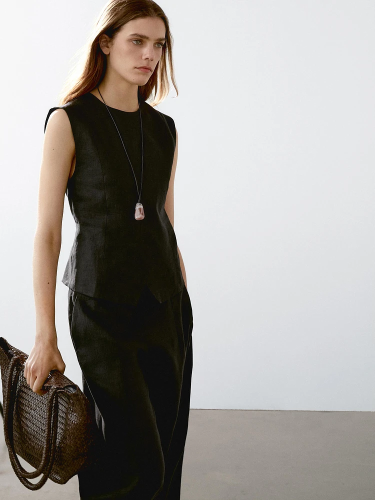 100% linen waistcoat with seam details and buckle