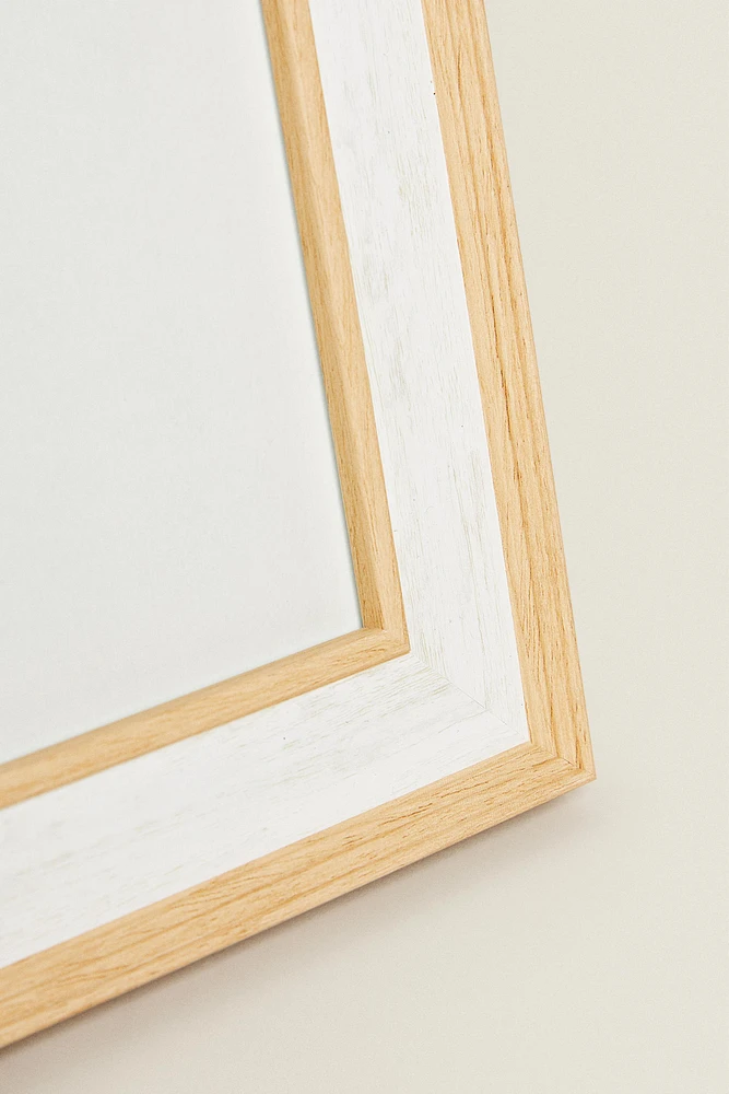 CONTRAST WOODEN PICTURE FRAME