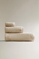 (700 GXM²) SERVIETTE DE BAIN COTON EXTRA-DOUX