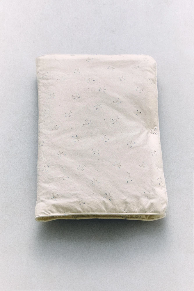 FLORAL BABY WIPE HOLDER