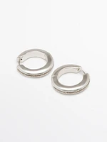 Boucles d’oreilles anneaux à brillants