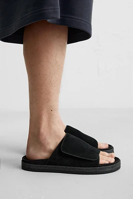 LEATHER SANDALS