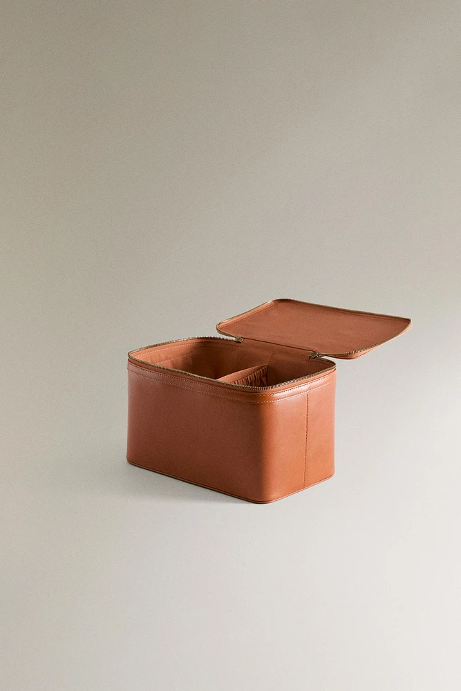 LARGE LEATHER MAKEUP BAG