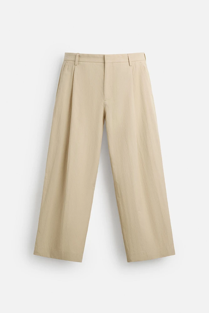PANTALON RELAXED FIT À PLIS ÉDITION LIMITÉE
