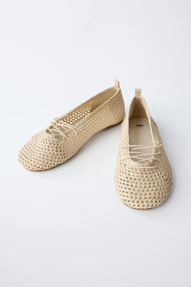 BALLERINES À LACETS EN CROCHET