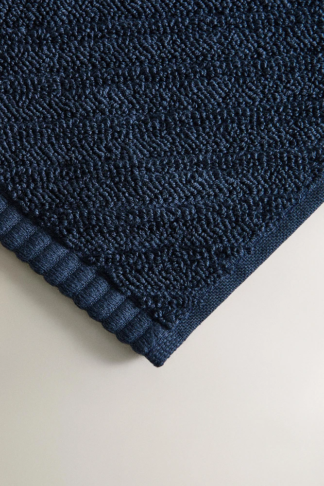 SERVIETTE DE BAIN STRUCTURE DIAGONALE