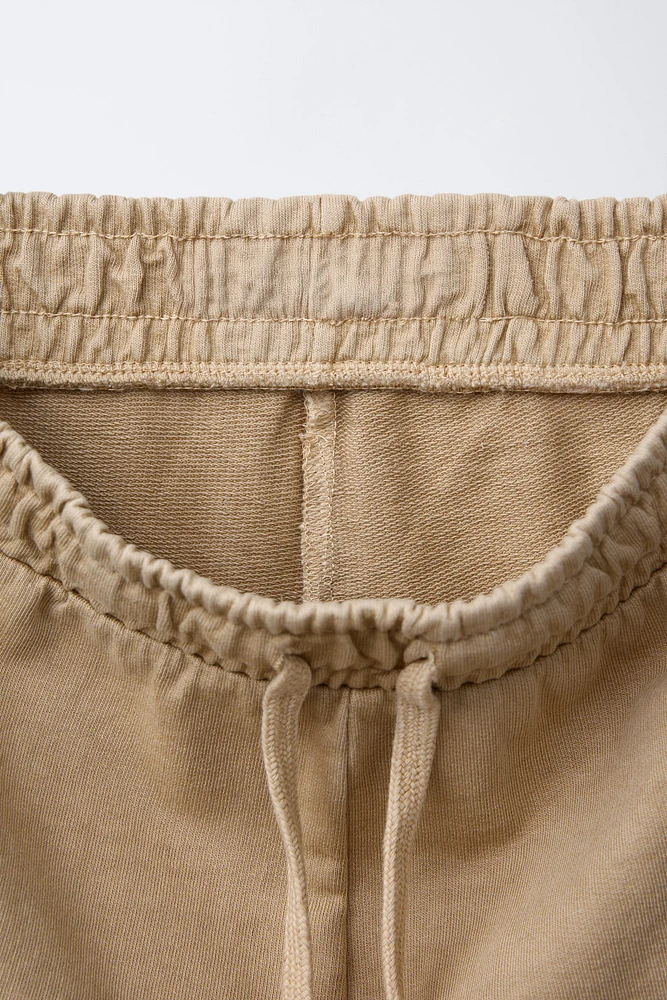 ENSEMBLE TEINT EN PIÈCE T-SHIRT IMPRIMÉ ET BERMUDA