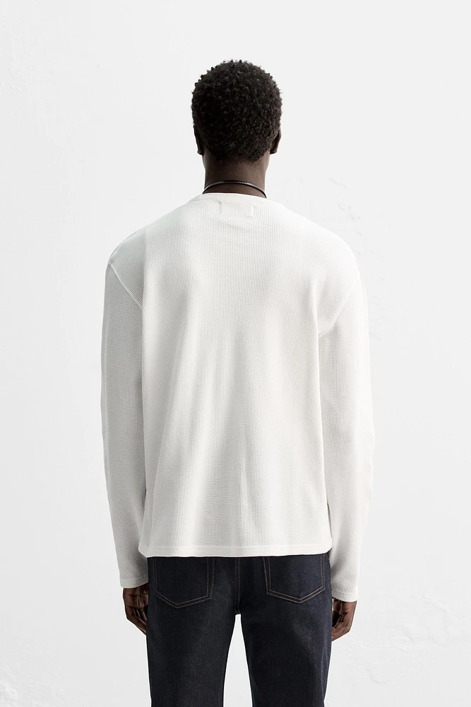 T-SHIRT À TEXTURE QUADRILLÉE