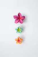 LOT DE TROIS PINCES FLEURS