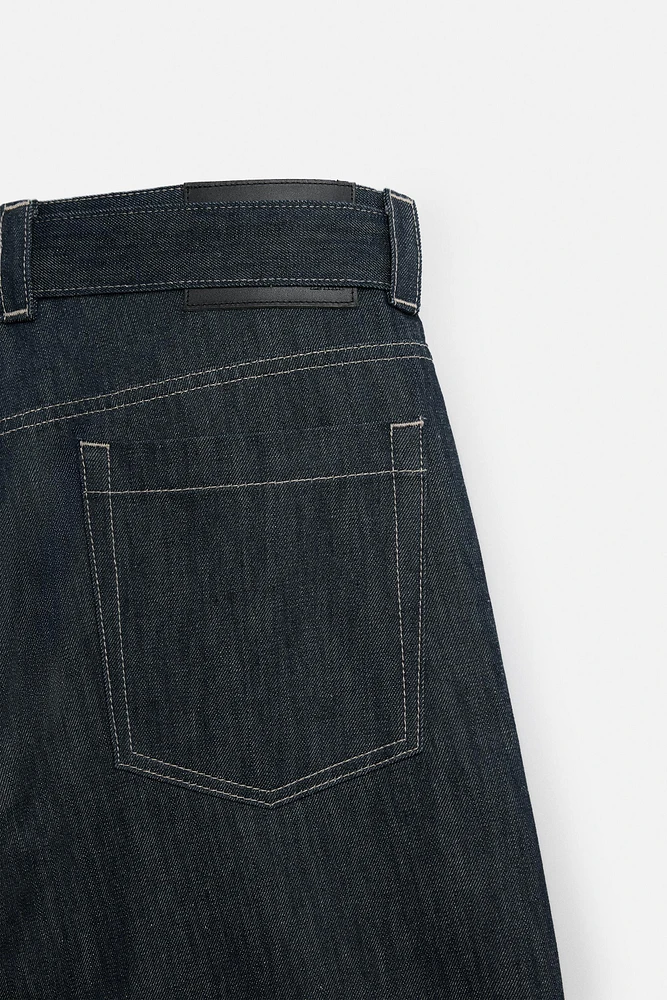 STRAIGHT FIT BELTED JEANS