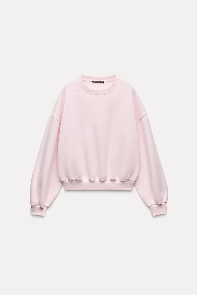 BASIC PLUSH SWEATSHIRT
