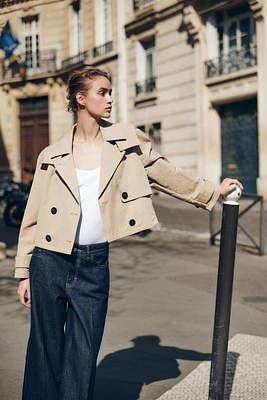 SHORT TRENCH COAT WITH DETACHABLE HOOD