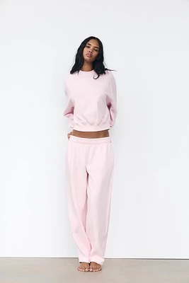 BASIC PLUSH SWEATSHIRT