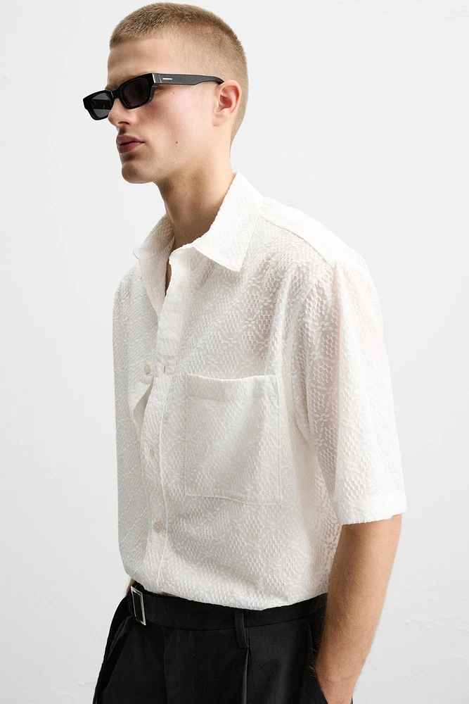 CHEMISE À BRODERIES GÉOMÉTRIQUES