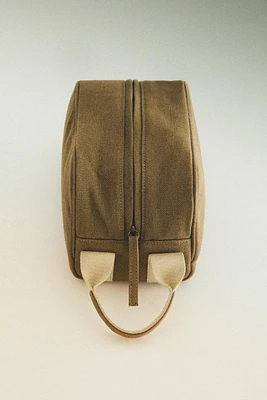 MINIMALIST MAKEUP BAG WITH LEATHER DETAIL