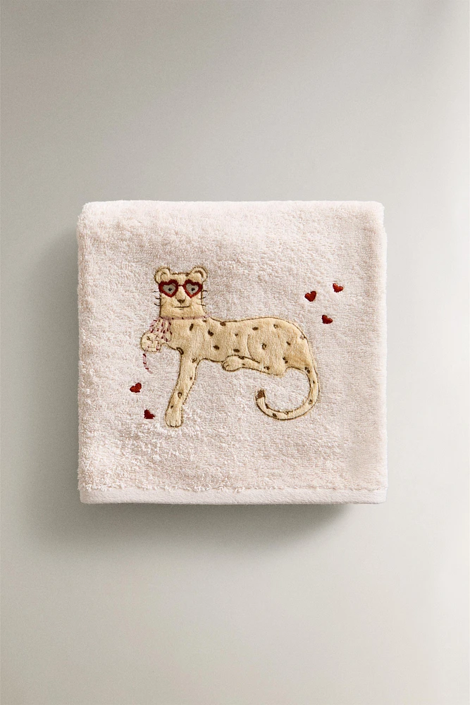 CHILDREN’S CHEETAH BATH TOWEL