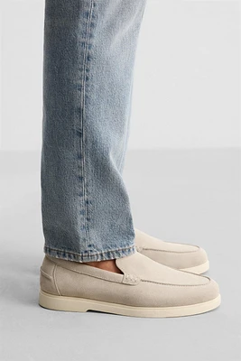 CASUAL LEATHER LOAFERS