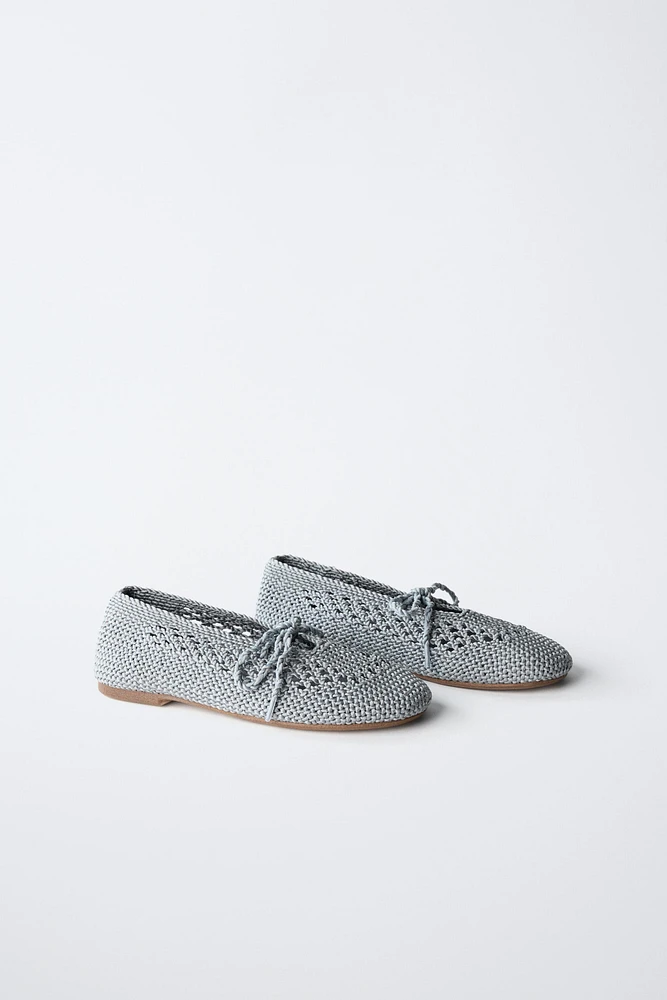 BALLERINES À LACETS EN CROCHET AVEC NŒUD