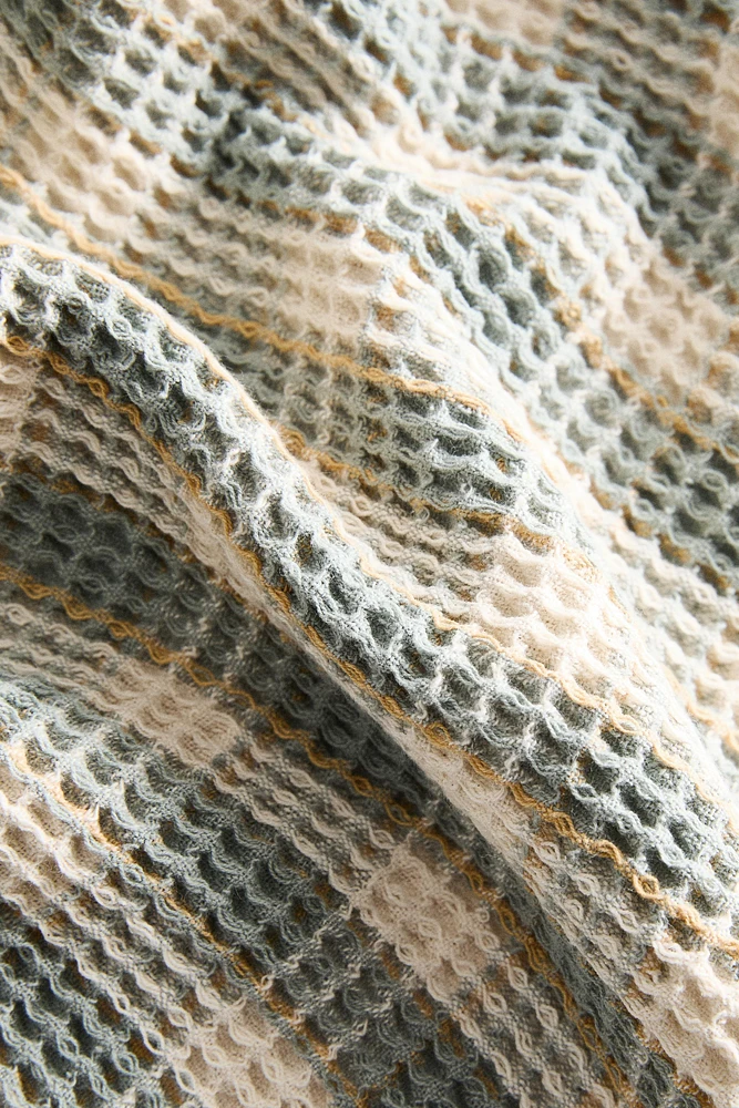 CHECK WAFFLE-KNIT BLANKET