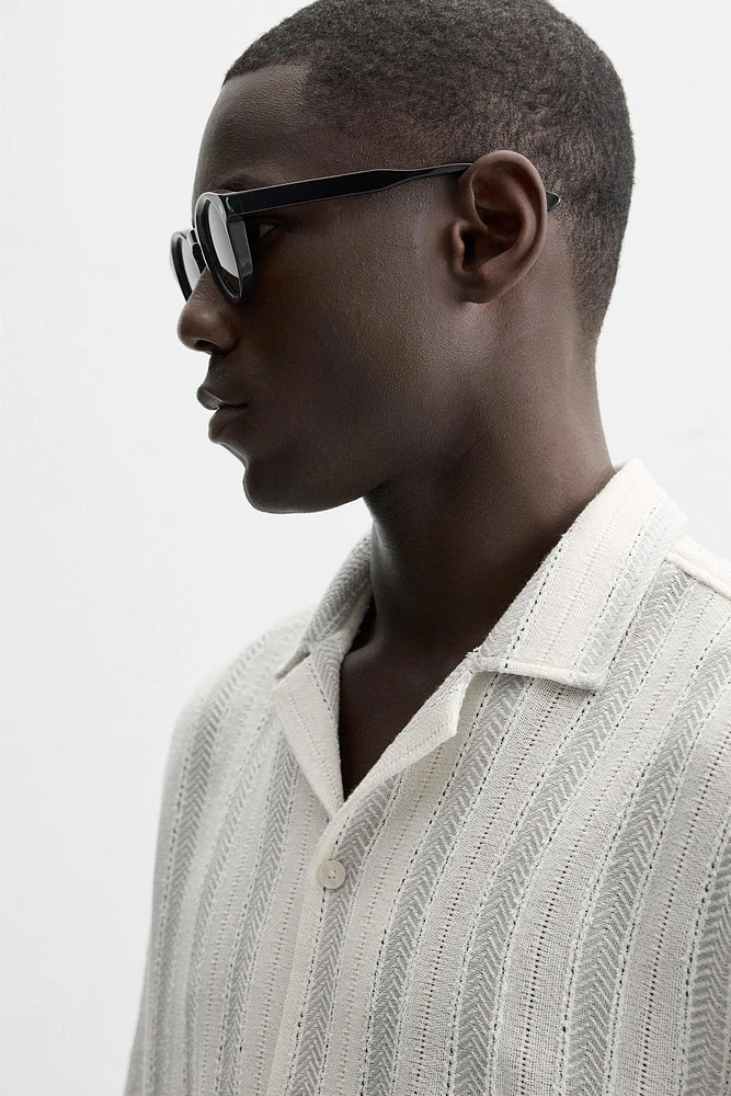 CHEMISE À TEXTURE AVEC RAYURES