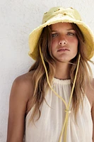 FLORAL EMBROIDERY BUCKET HAT
