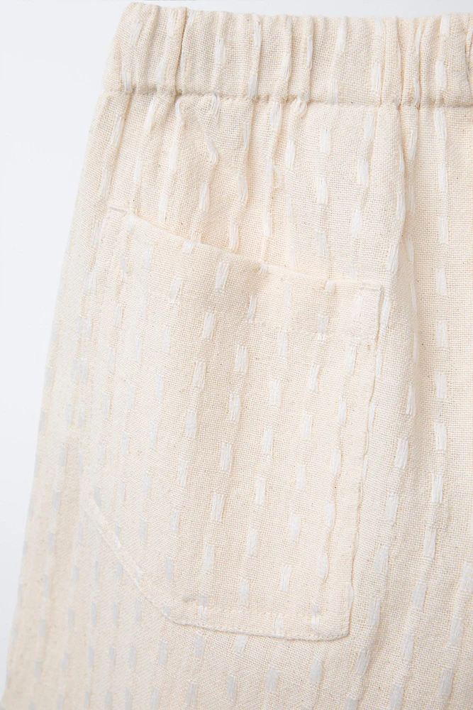 PANTALON DROIT À BRODERIES