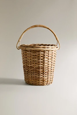 WOVEN WICKER BASKET