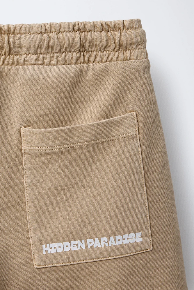 ENSEMBLE TEINT EN PIÈCE T-SHIRT IMPRIMÉ ET BERMUDA