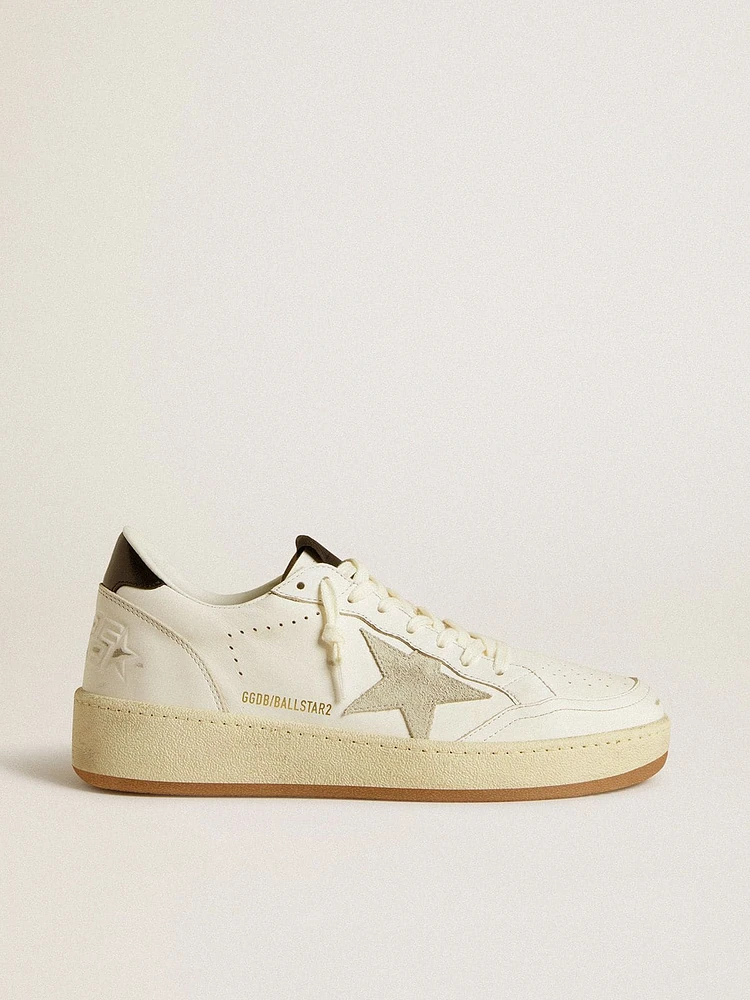 Ball star with ice-gray suede and glossy black leather heel tab