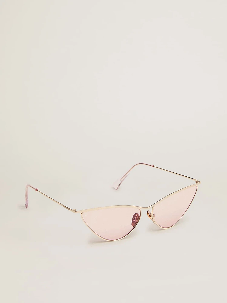 Sunframe cat-eye style with pink frame and lenses
