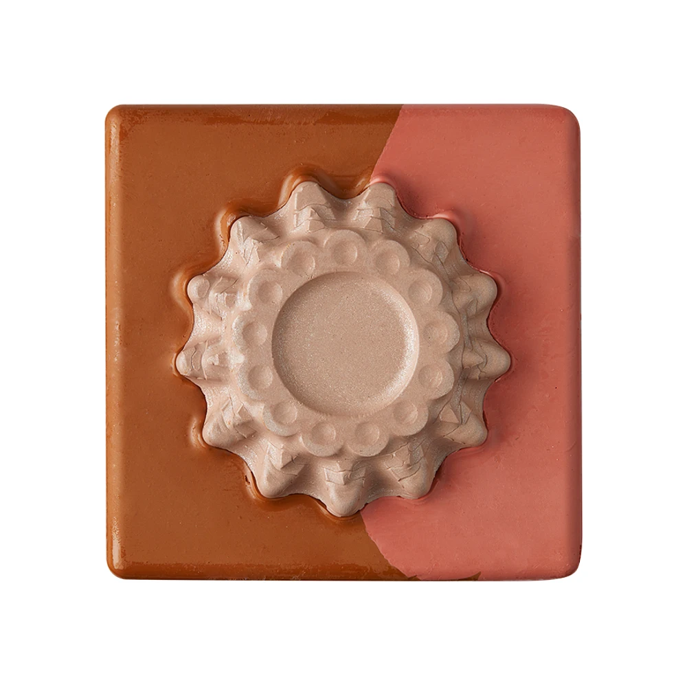 Glam Nudes Lipstick Square