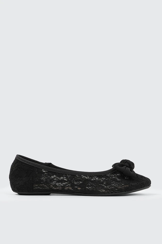 Ardene Lace Ballet Flats in | Size
