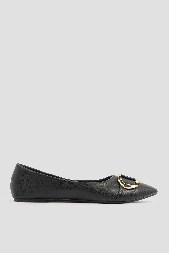Ardene Pointy Flats with Chunky Chain Detail in Black | Size 9 | Faux Leather | Eco-Conscious