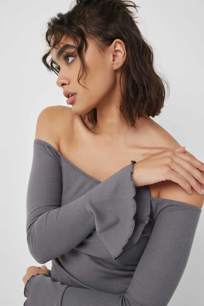 Ardene Off Shoulder Bell Sleeve Top in Grey | Size | Polyester/Rayon/Elastane